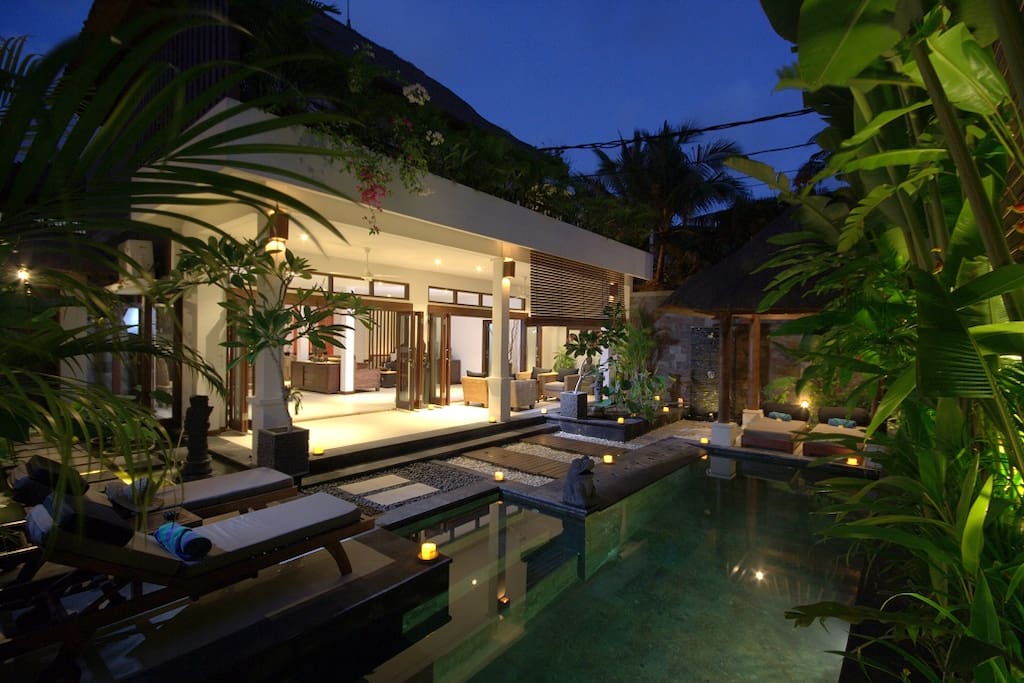 Villa Kipas by night