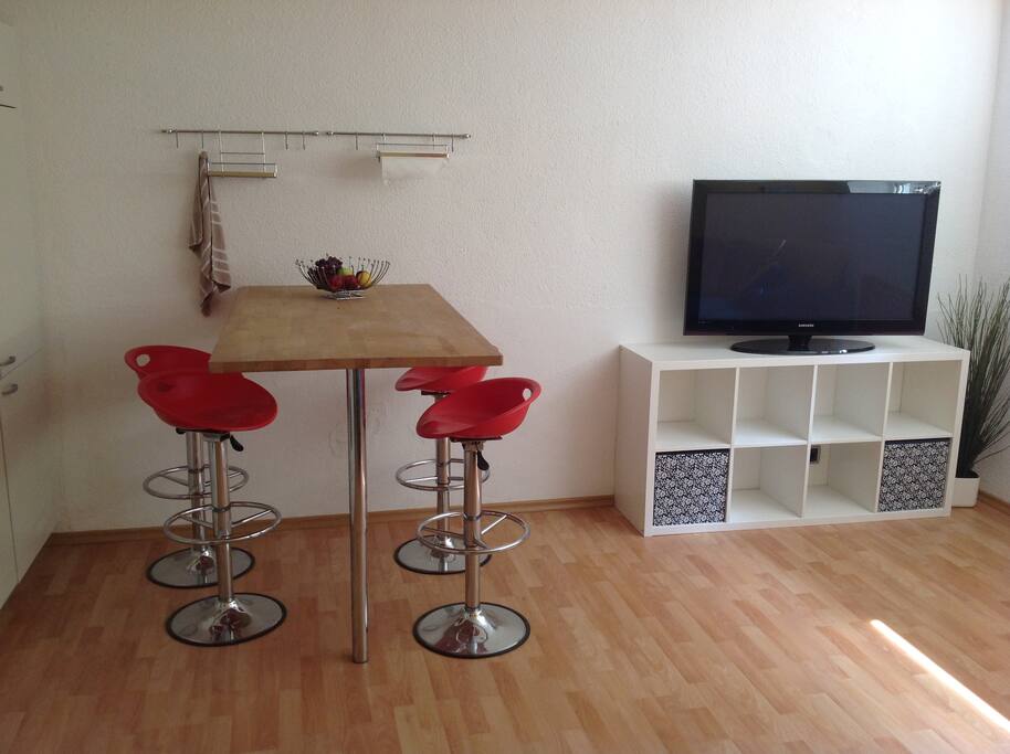 Bar und Fernseh-Ecke