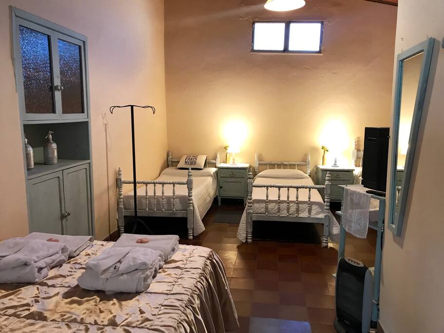 Habitación con baño privado para 5 personas