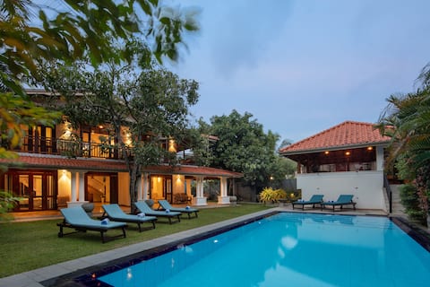 Ballarat Luxury Villa - Hikkaduwa