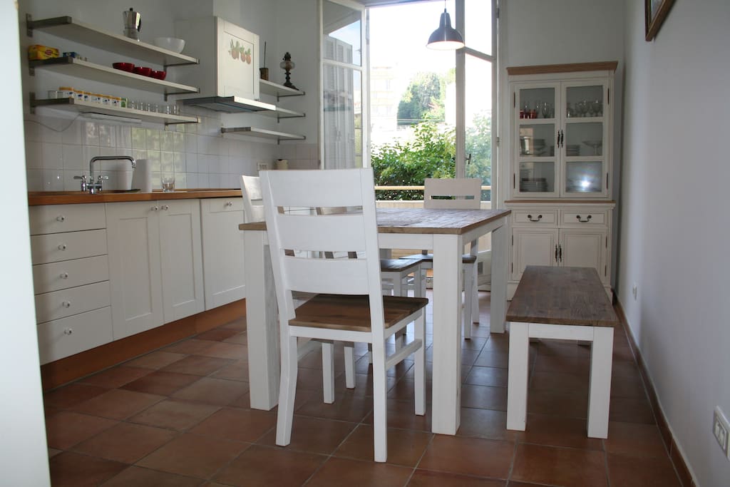 the biggest kitchen in Nice! 17 m2