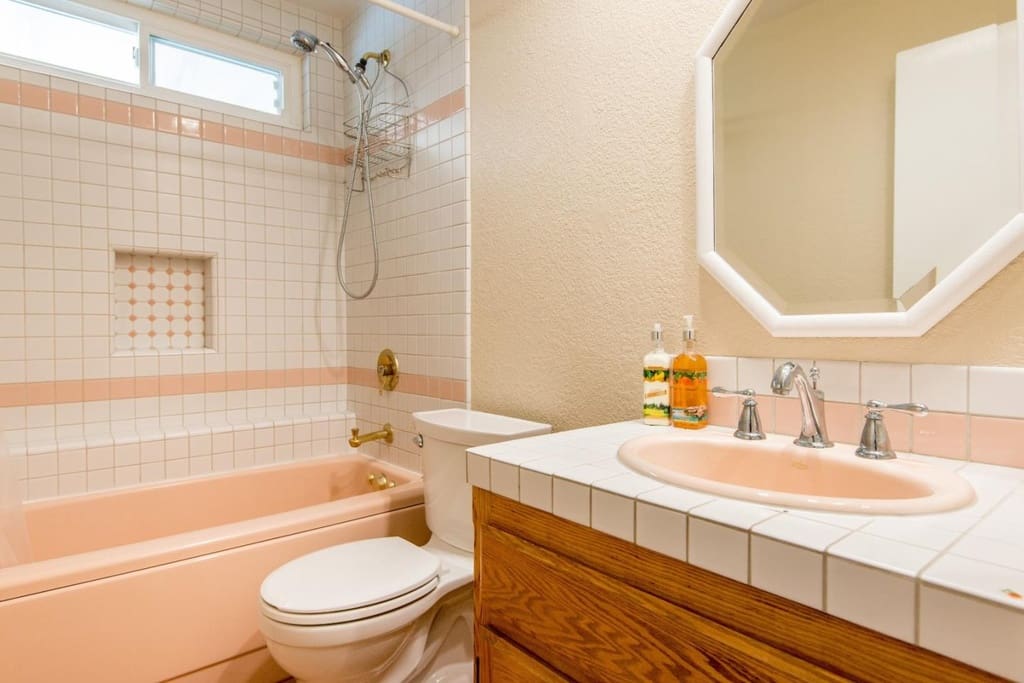 Full bathroom for guests