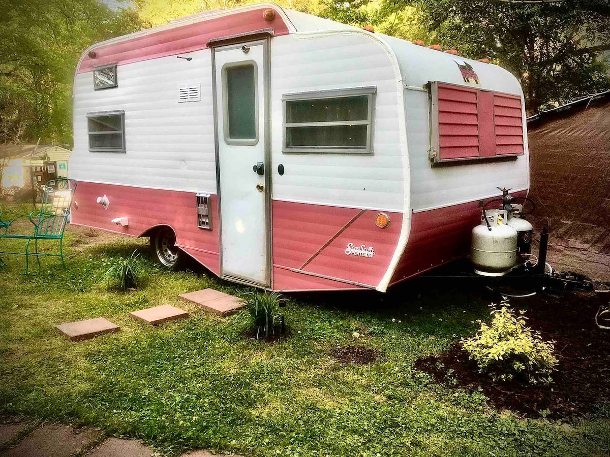Vintage Scotty Camper Cottage w/AC cover photo