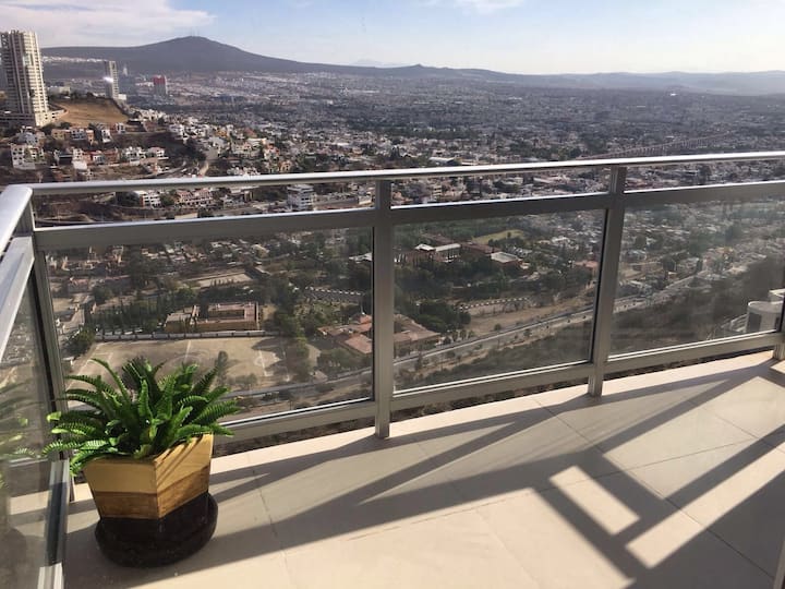 Condo in Santiago de Querétaro · ★4.82 · 1 bedroom · 1 bed · 2 baths