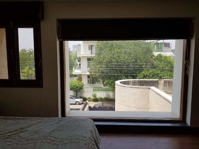 Private Studio @DLF Phase-1