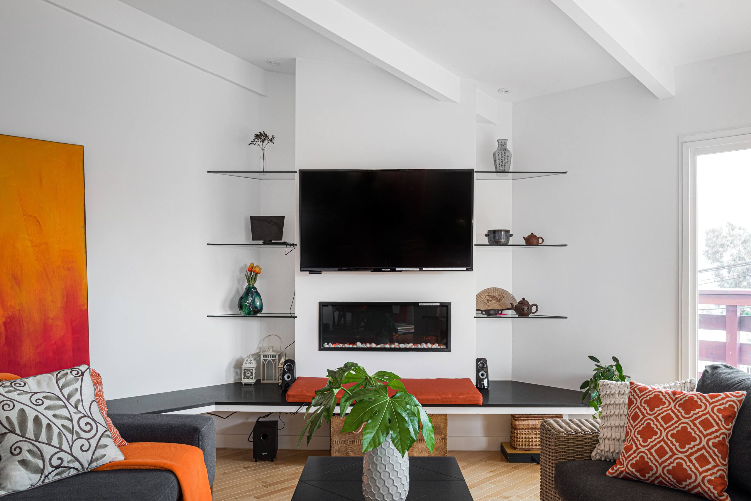 Home in San Francisco · ★5.0 · 2 bedrooms · 2 beds · 2 private baths - Image 5