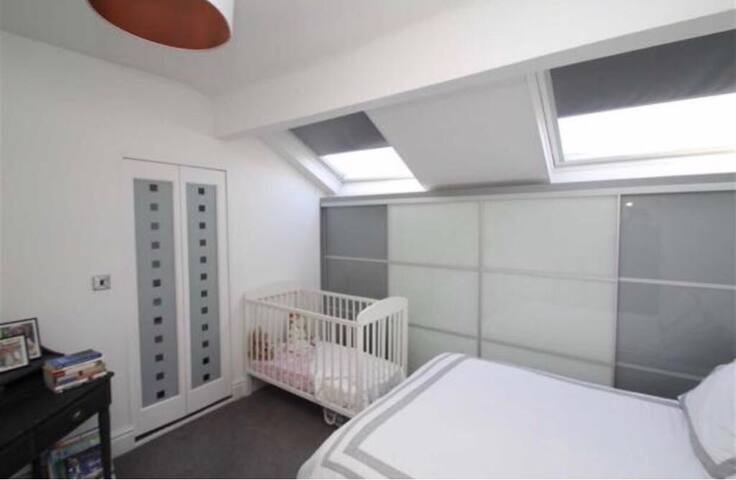 The Downs, Altrincham gallery image 4