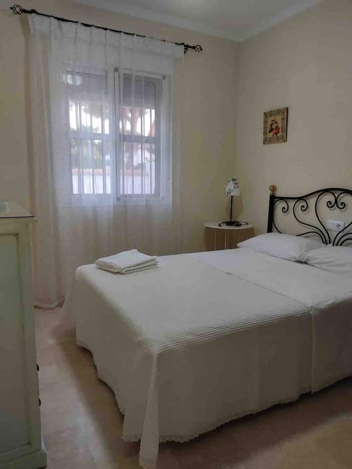 غرفة النوم 1