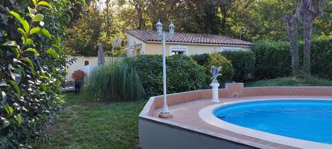 Air-conditioned independent cottage with private swimming pool