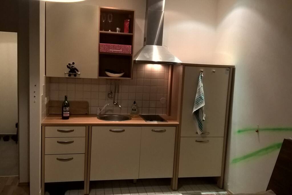 Voll ausgestattete Küche