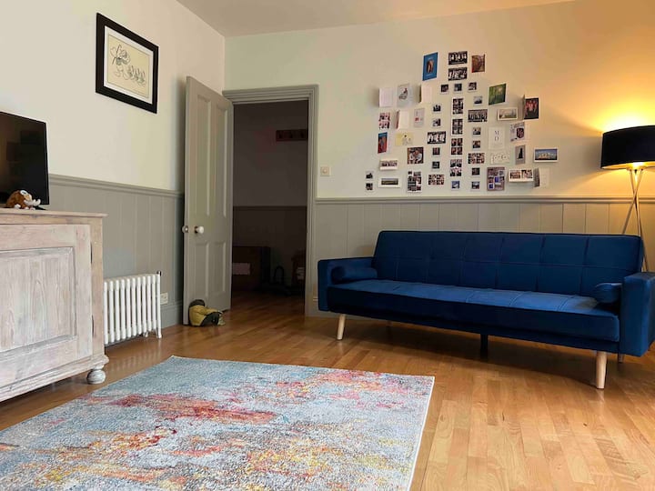 Two Bedroom (3 Bed) With Beautiful Private Garden - London