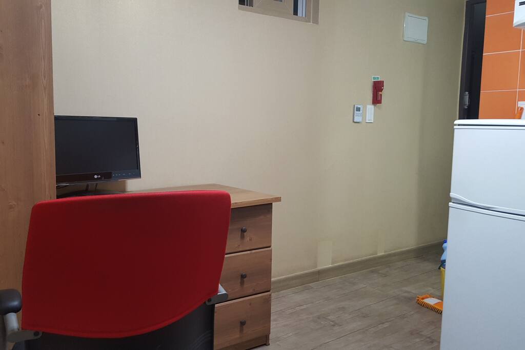 Cable TV, wifi, refrigerator