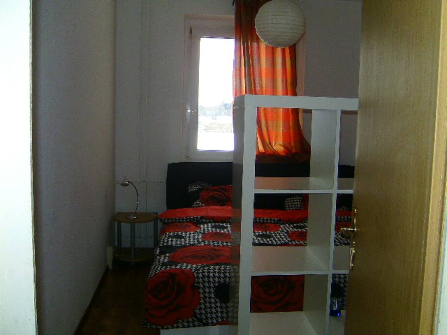 double bed_ shelf-pic3