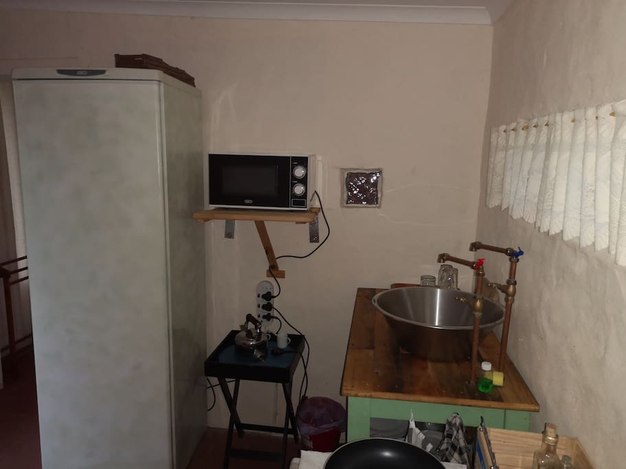 Fridge & Microwave - Kitchenette