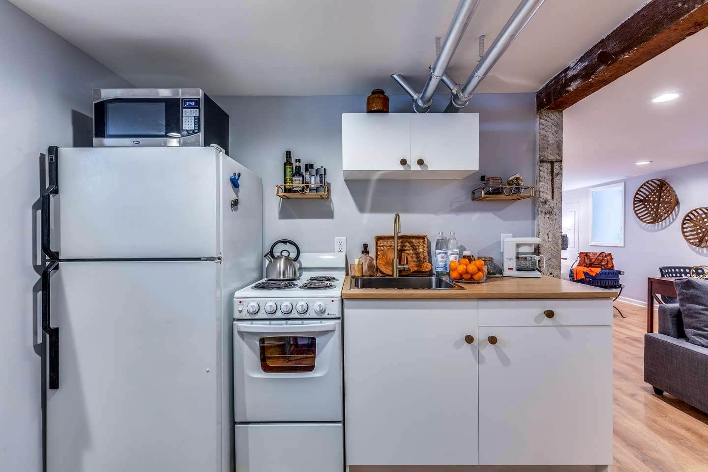 Studio 10 min to Airport & DWTN w/ AC, Parking