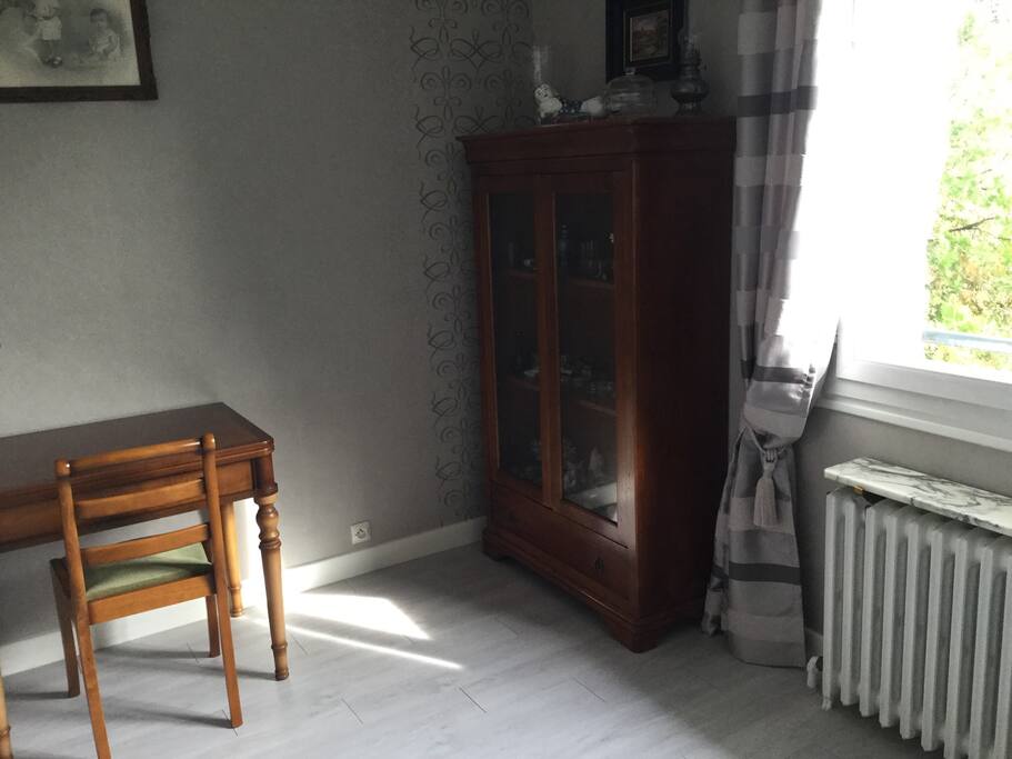 Chambre lumineuse
Vue sur jardin