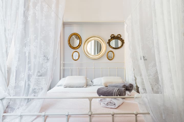 Luxurious CasaPiazza Navona gallery image 5