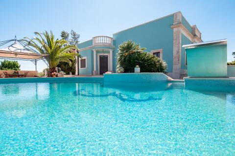 Spacious Villa with Pool in Puglia for 8 people