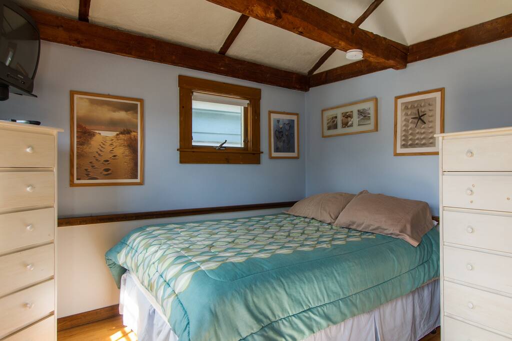 Plenty of dresser drawers for your belongings to make you feel right at home.