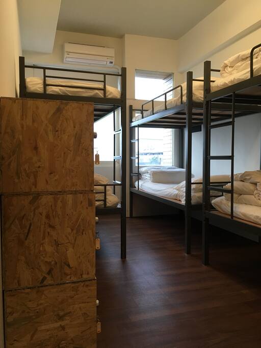 Room2-6個床位+個人上鎖置物櫃