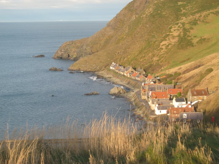 Cosy Fishermans Cottage, 64 Crovie