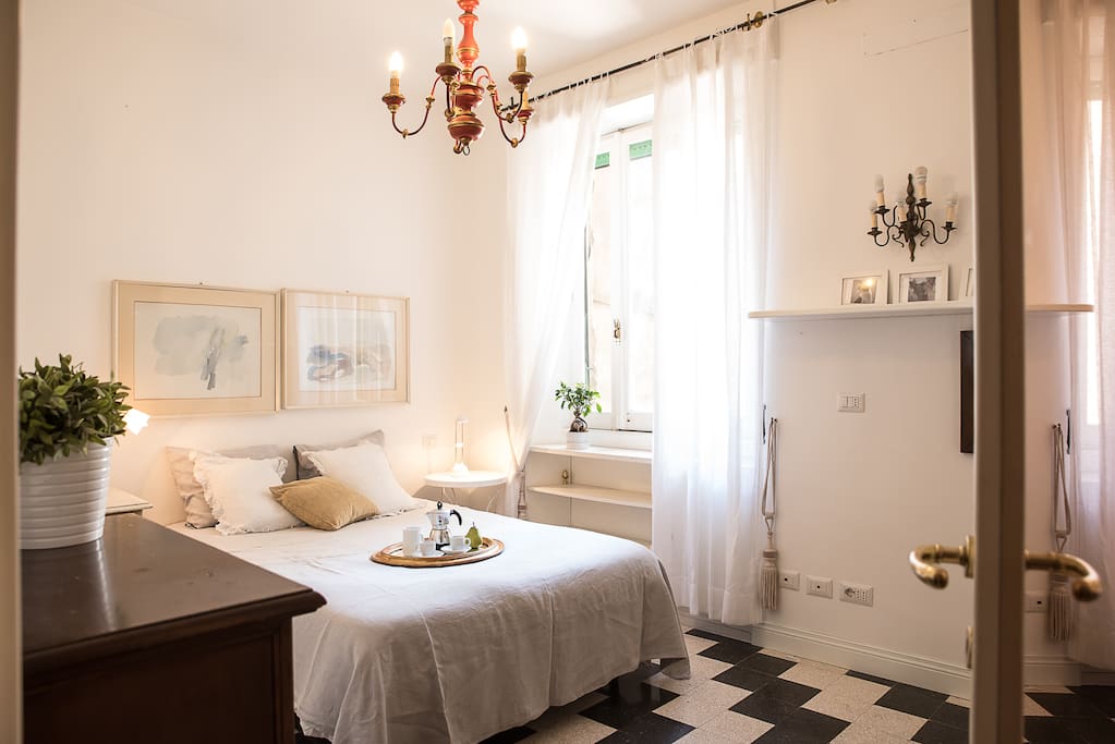Camera Matrimoniale con Bagno in Camera/ Bedroom with private bathroom
