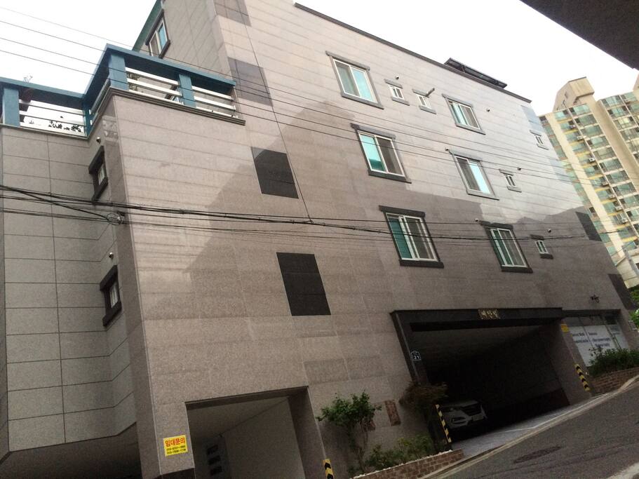 건물 전체 외관