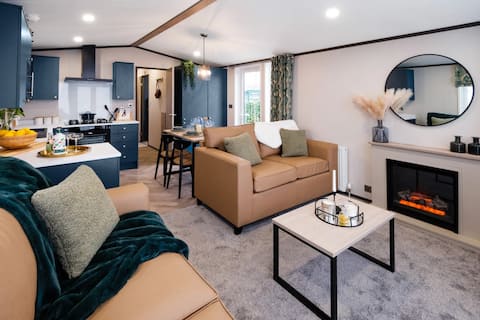 Top performing Airbnb: Heather William Luxury Lodge in Woodhall Spa in East Lindsey
