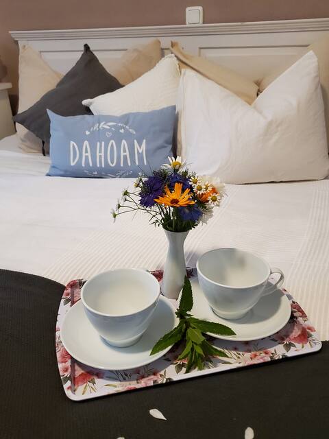 Bright, spacious & peaceful Apartment with Garden