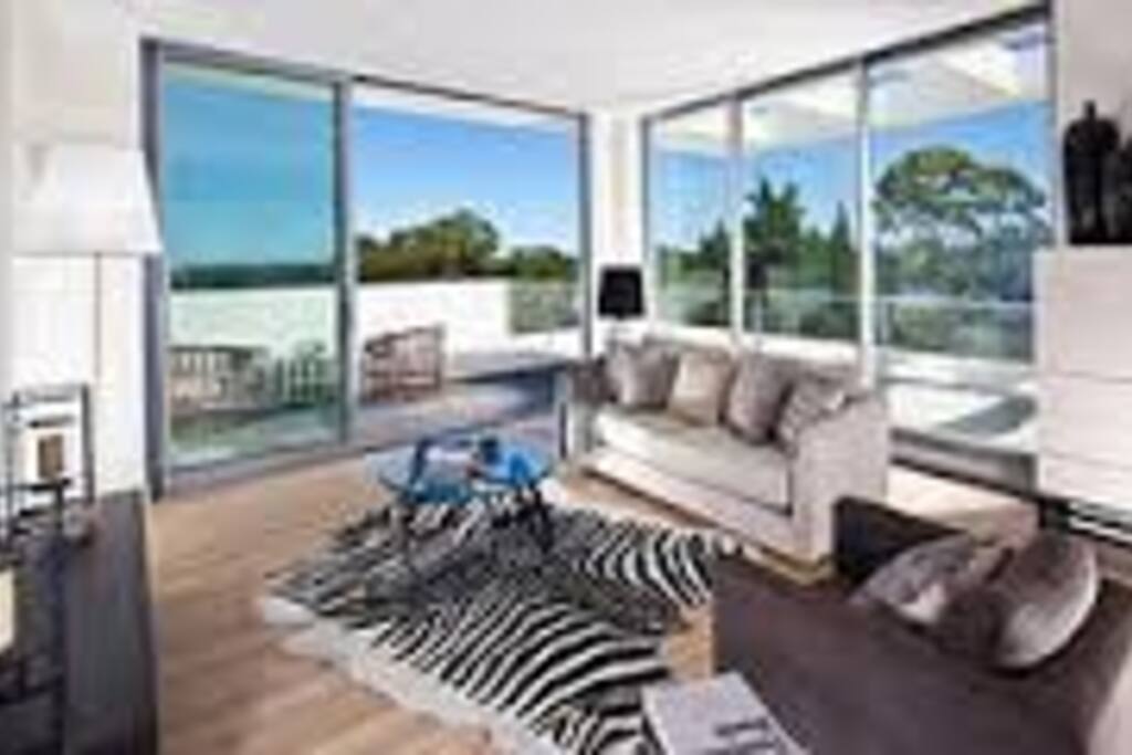 Lounge settees