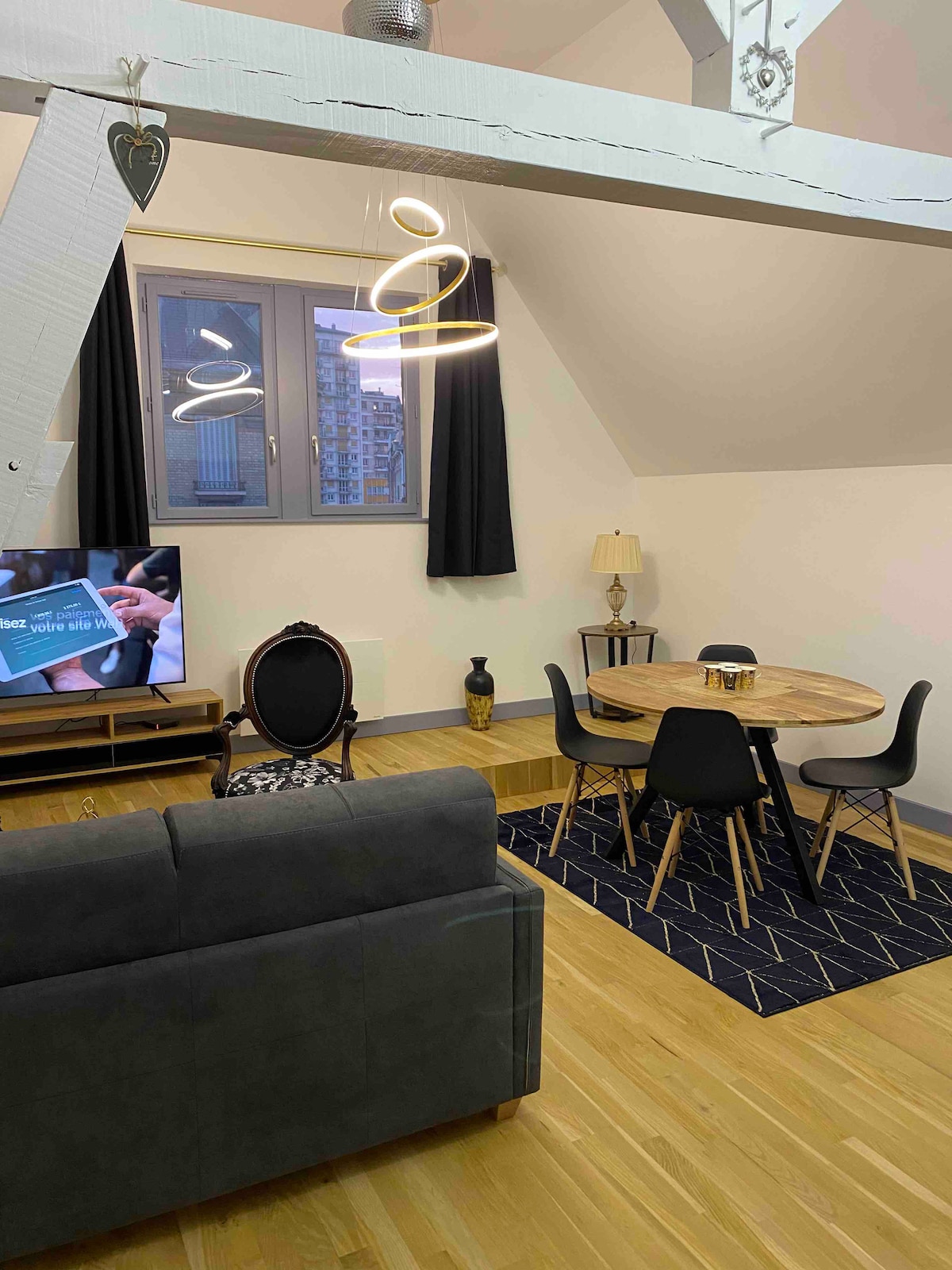 Annonce Airbnb populaire: Colbert Duplex – Les Templiers à Troyes