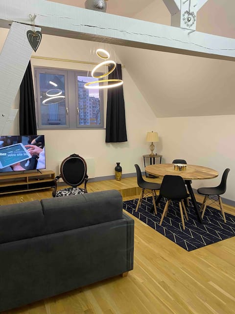 Popular Airbnb listing: Colbert Duplex – Les Templiers in Troyes