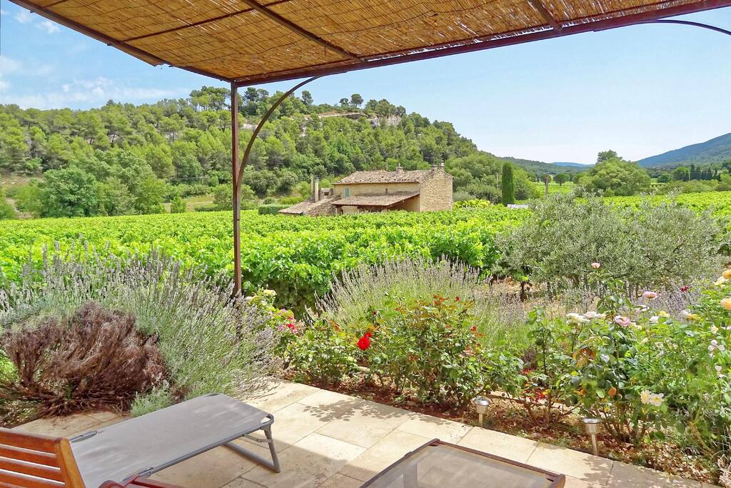 Blick von der Terrasse des Ferienhauses