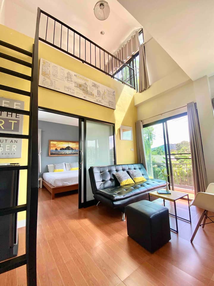 Sebule ya kujitegemea na sakafu ya mezzanine ya roshani kwa ajili ya kuona mawio ya jua 