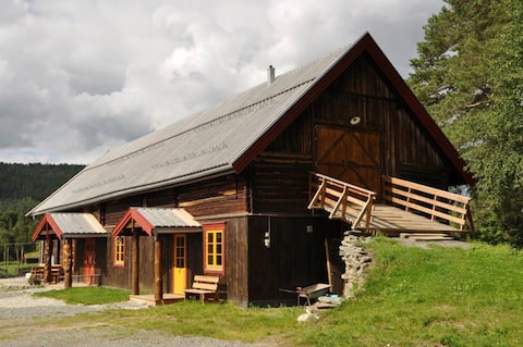 Telstad farm barn