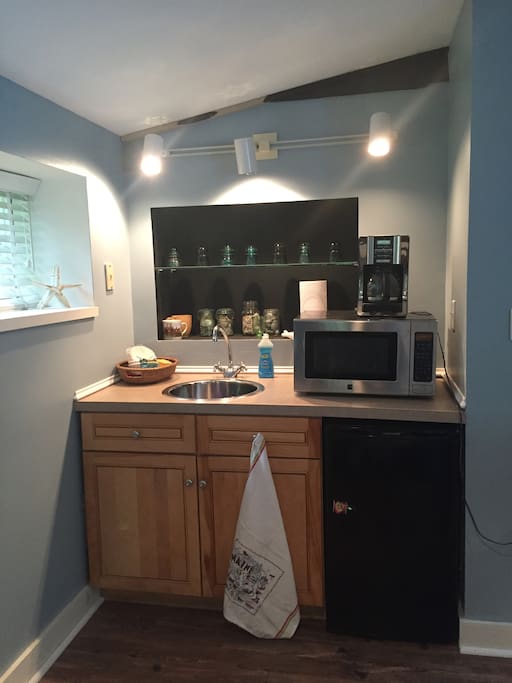 Kitchenette.