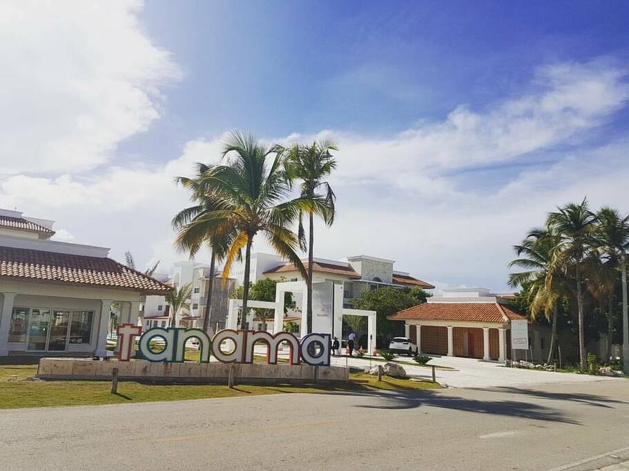 Entrada del condominio.