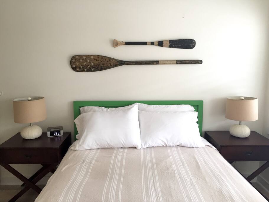 Second Bedroom w/ Queen bed