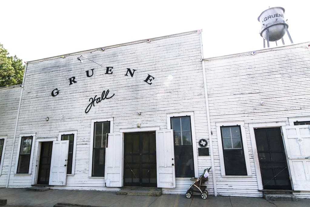 A Two-Step from Gruene Hall