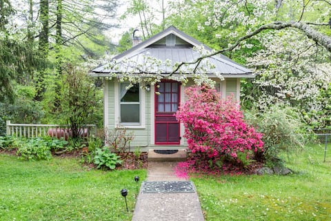 Cottage on Laurel