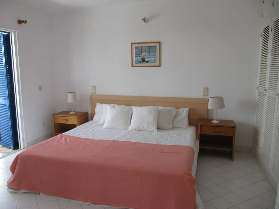 Suite com cama casal