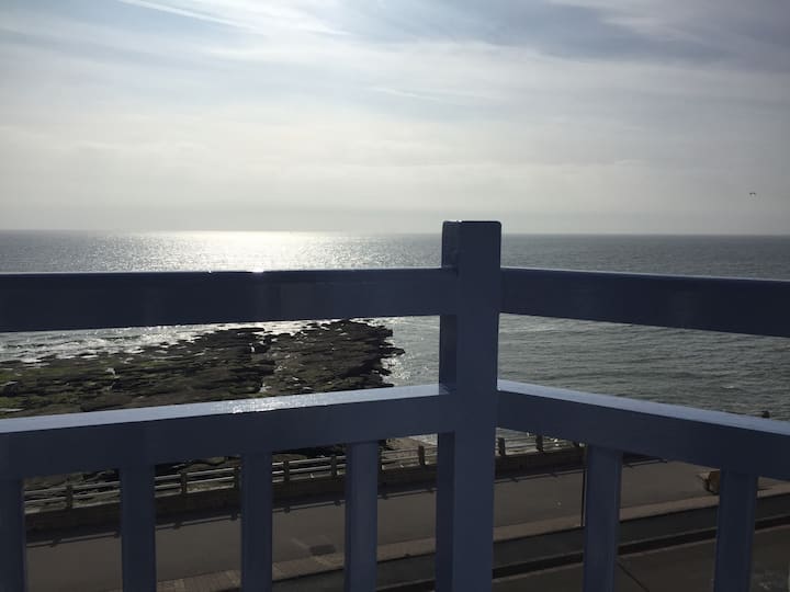 Large house facing the sea