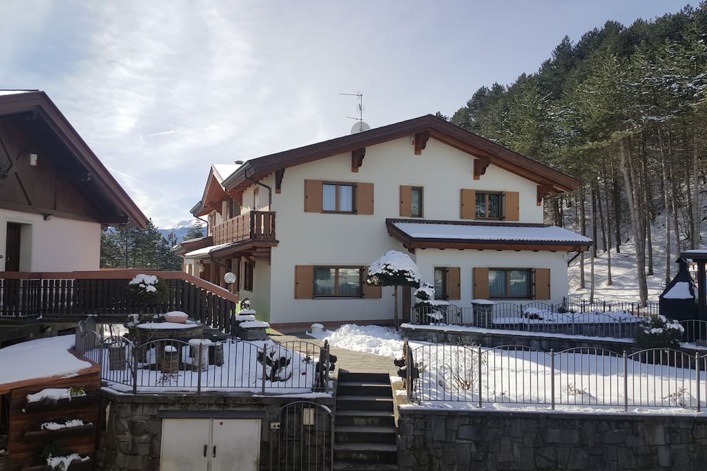Vista Frontale Chalet