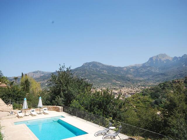 Beautiful house with pool in quiet location gallery image 5