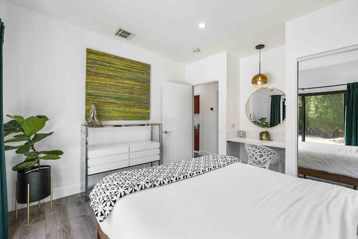 ห้องนอนที่ 3 เตียงควีนไซส์