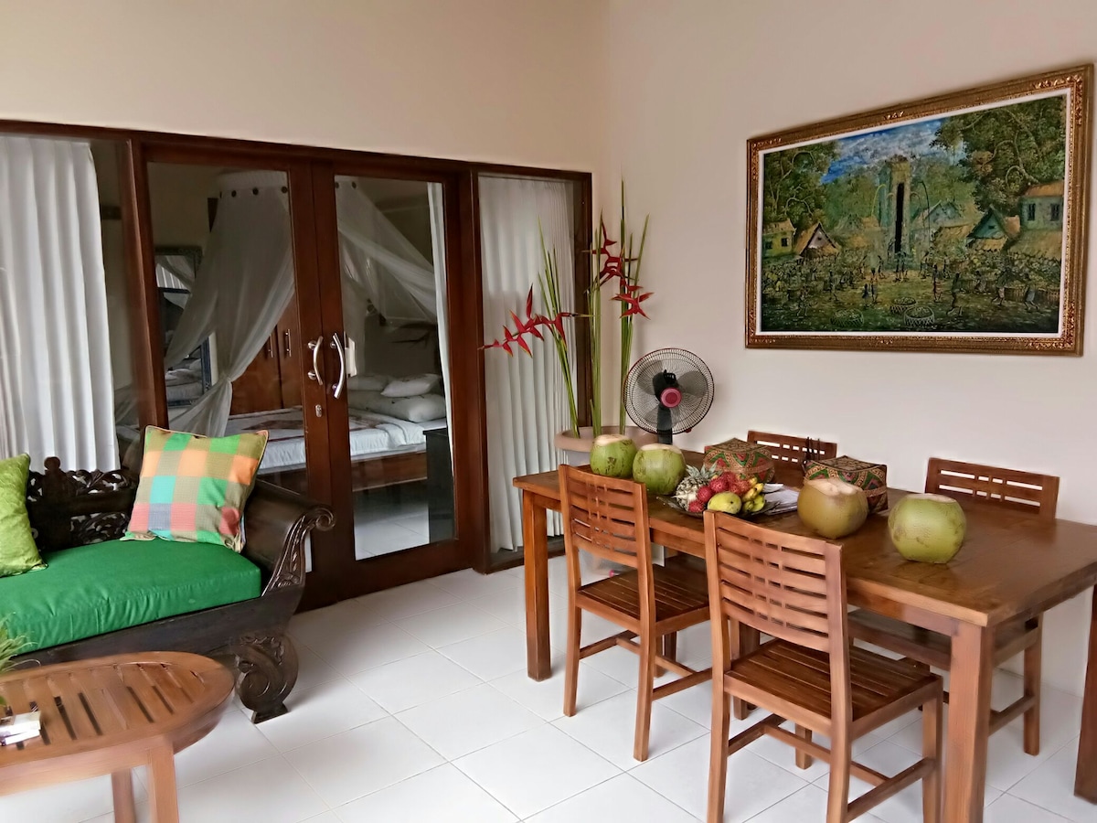 Villa in Ubud · ★4.77 · 2 bedrooms · 2 beds · 2 private baths, порівнянний Airbnb