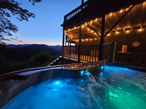 Top of the Mountain Getaway with Extreme Views!