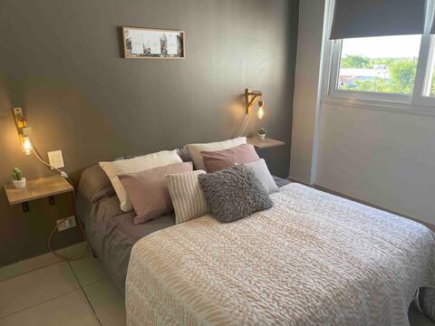 Apartment 3 blocks from Terminal and 5min downtown