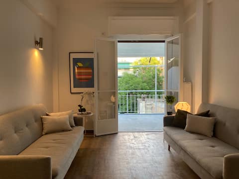 Top performing Airbnb: Great 2 bedroom apartment with sunny terrace in ιουλιανου φιλαδελφειασ