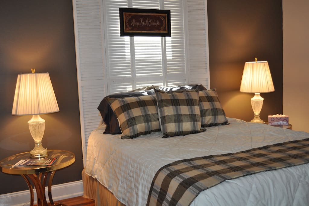 Another picture of the queen sized bed.